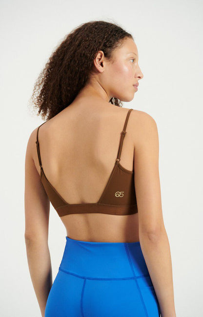 AMV SPORTS CLUB - Damesbeha Usuway | Bruin